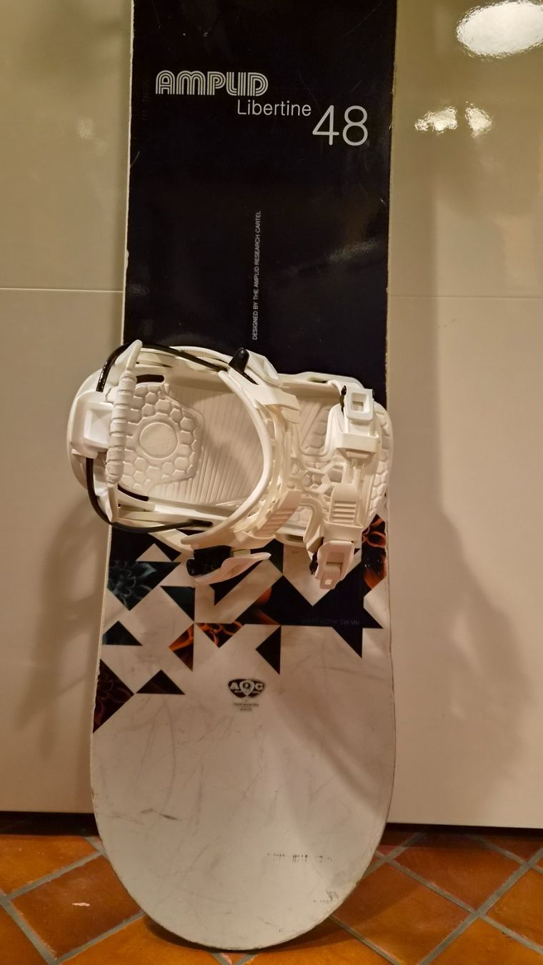 Boards: Amplid Snowboard 140cm inkl. Bindung – D'occasion à Oberrieden par Raja011 3