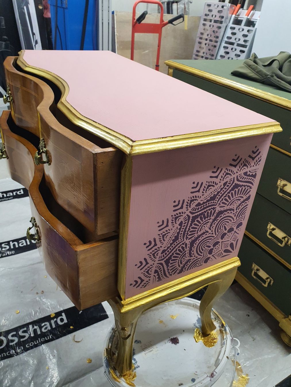 Cassettiere: Antike Kommode, restauriert,, rosa/goldig – Usato da Niederwangen BE venduto da rainer1505 2
