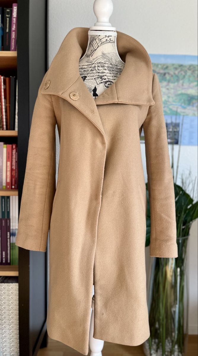 Hallhuber Cappotti: Schicker Herbstmantel Gr. 36 beige Hallhuber – Usato da Aarburg venduto da Petite-closet-Loop