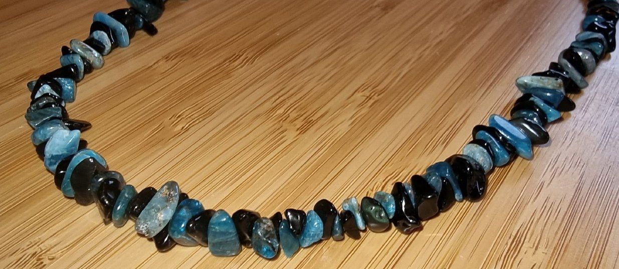 Catenine: Halskette Obsidian & Apatit Splitter 48,5cm. – Nuovo e nell'imballaggio originale da Zetzwil venduto da Sonneblueme987 1