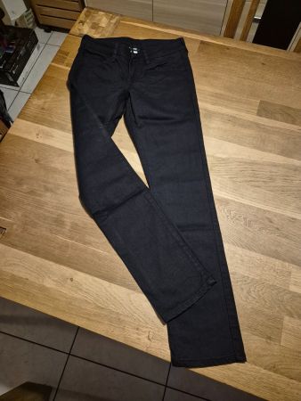 neu: schwarze Jeanshose Gr. 158 von H&M
