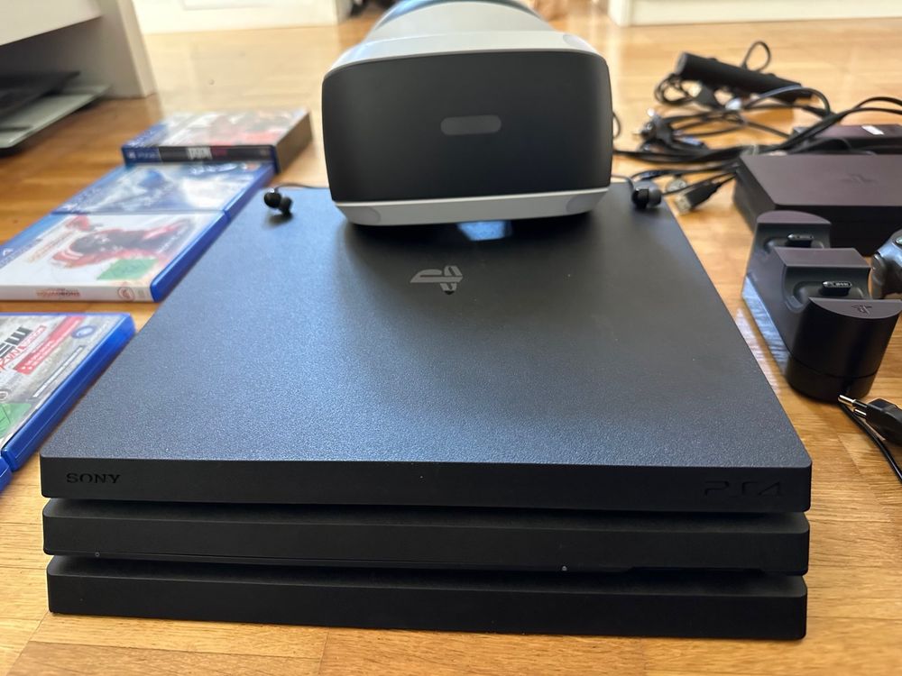 Playstation 4 Pro + VR Brille mit Kamera Kaufen auf Ricardo