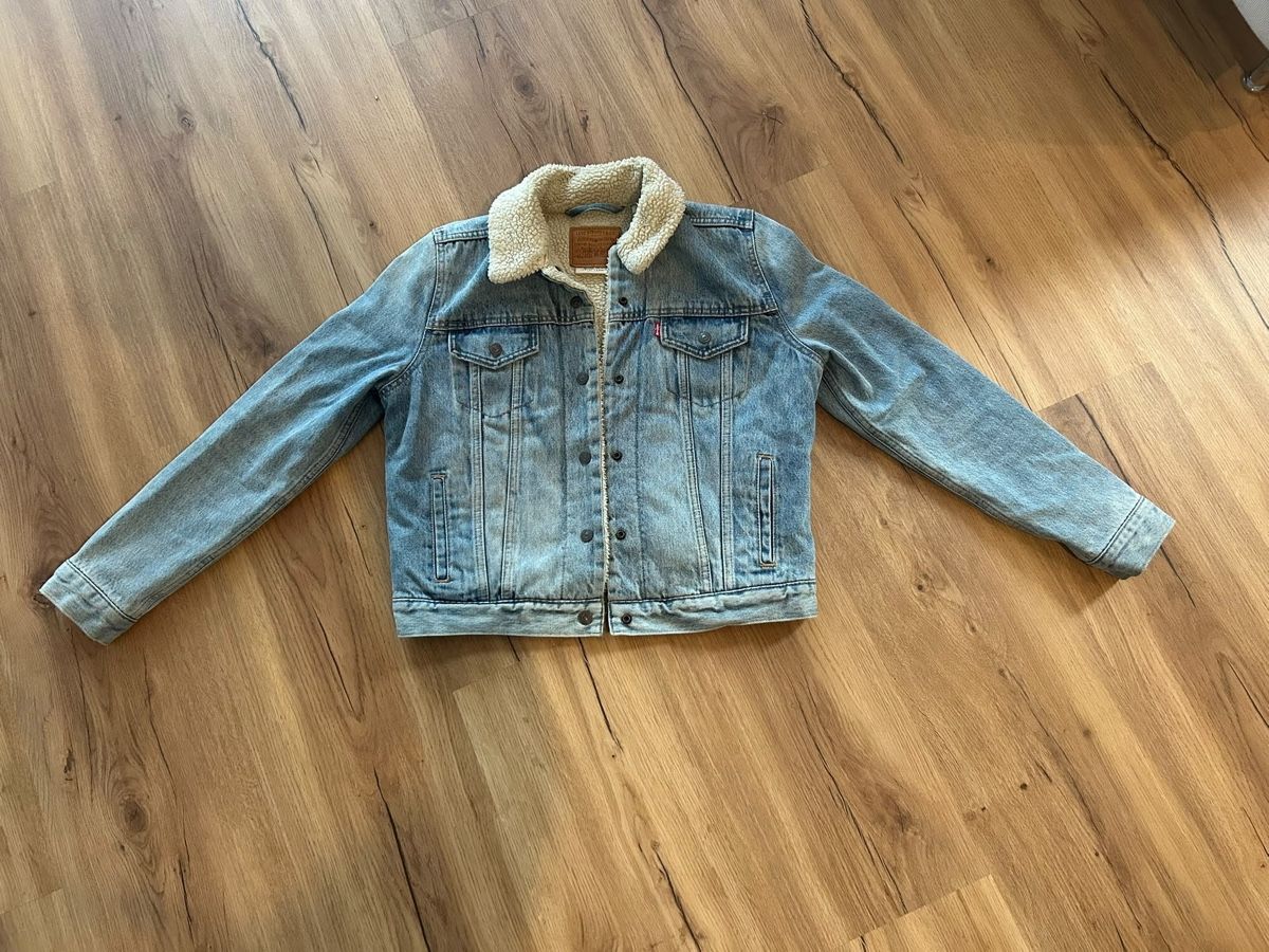 Levi's Vestes: Levi's Jeansjacke – D'occasion à Rüfenacht BE par captainamerica_1