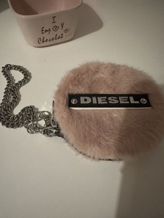 Borsetta Diesel rosa, ecopelliccia, con catena