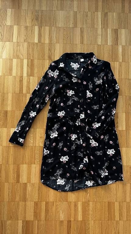 Kleider: Blumenkleid langärmelig Gr. 36 – Gebraucht aus Basel von R__Mueller 2