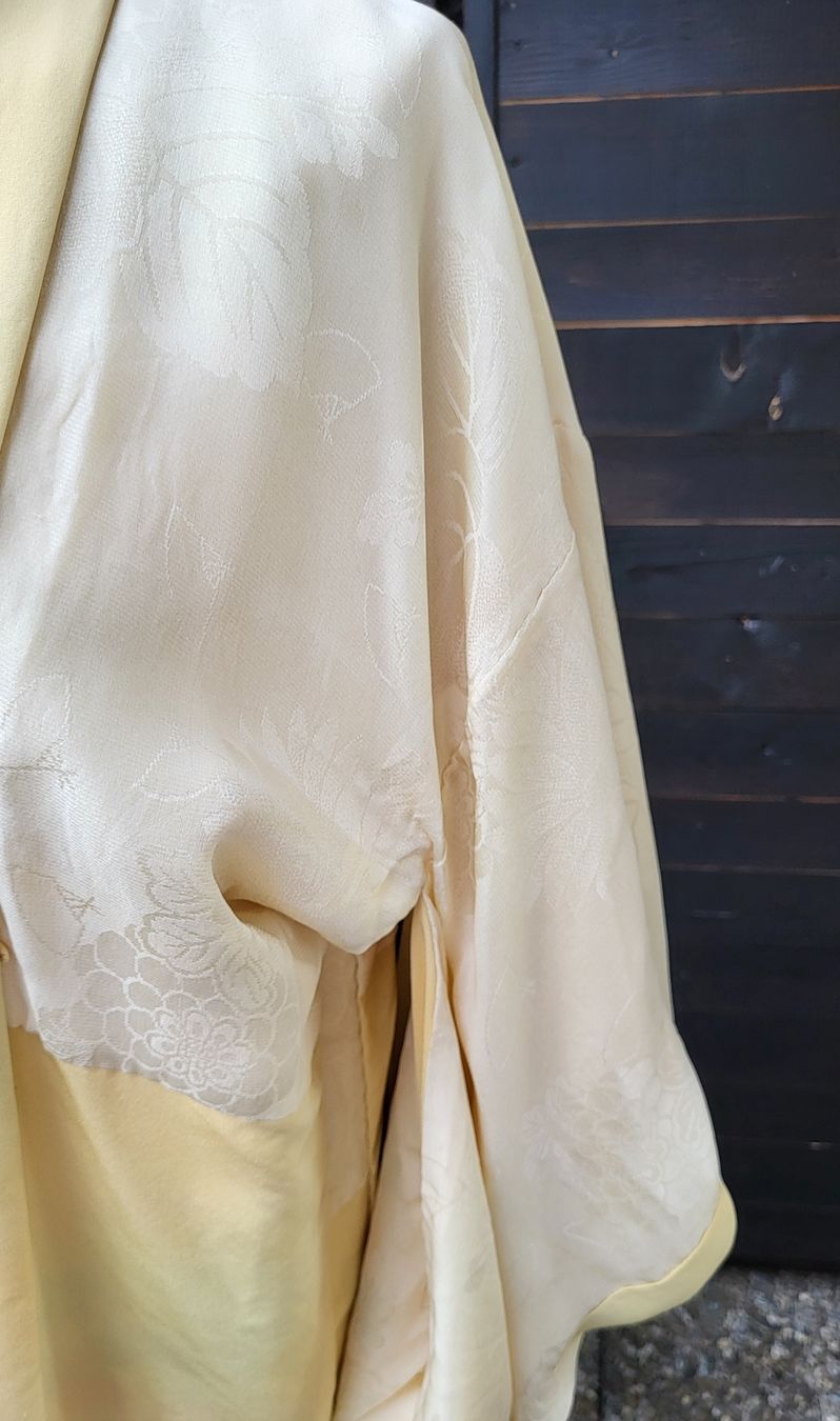 Vestes: Kimono-veste Jaune  – Neuf (Voir description) à Fribourg par VictoriaShop7 7