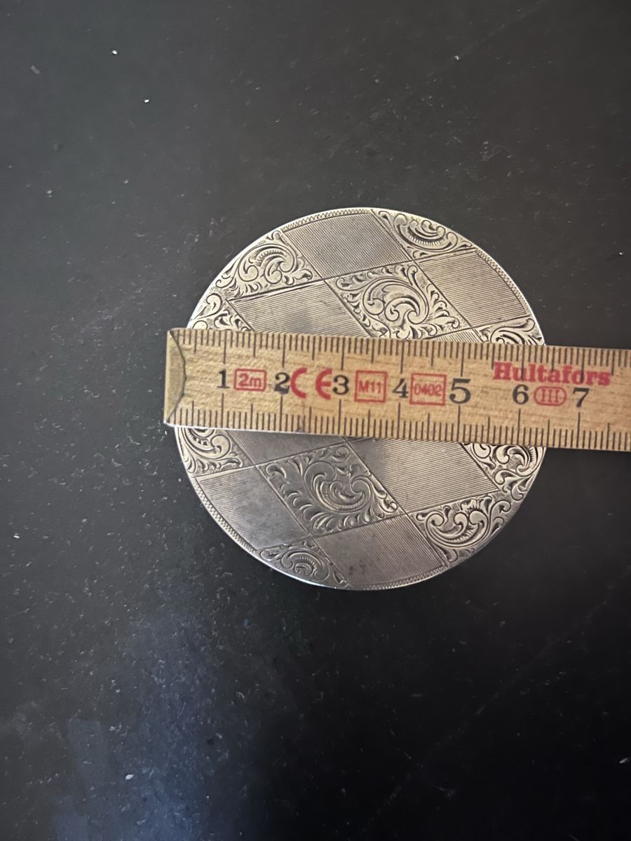 Artdeco Make-up: Puderdose Silber – Usato da Bremgarten AG venduto da Arta57 1