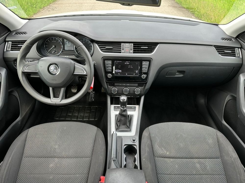 Skoda Automobili: SKODA Octavia Combi 1.6 TDI Swiss Joy 4x4 – Usato da Hünenberg venduto da Auto-Klinik01 4