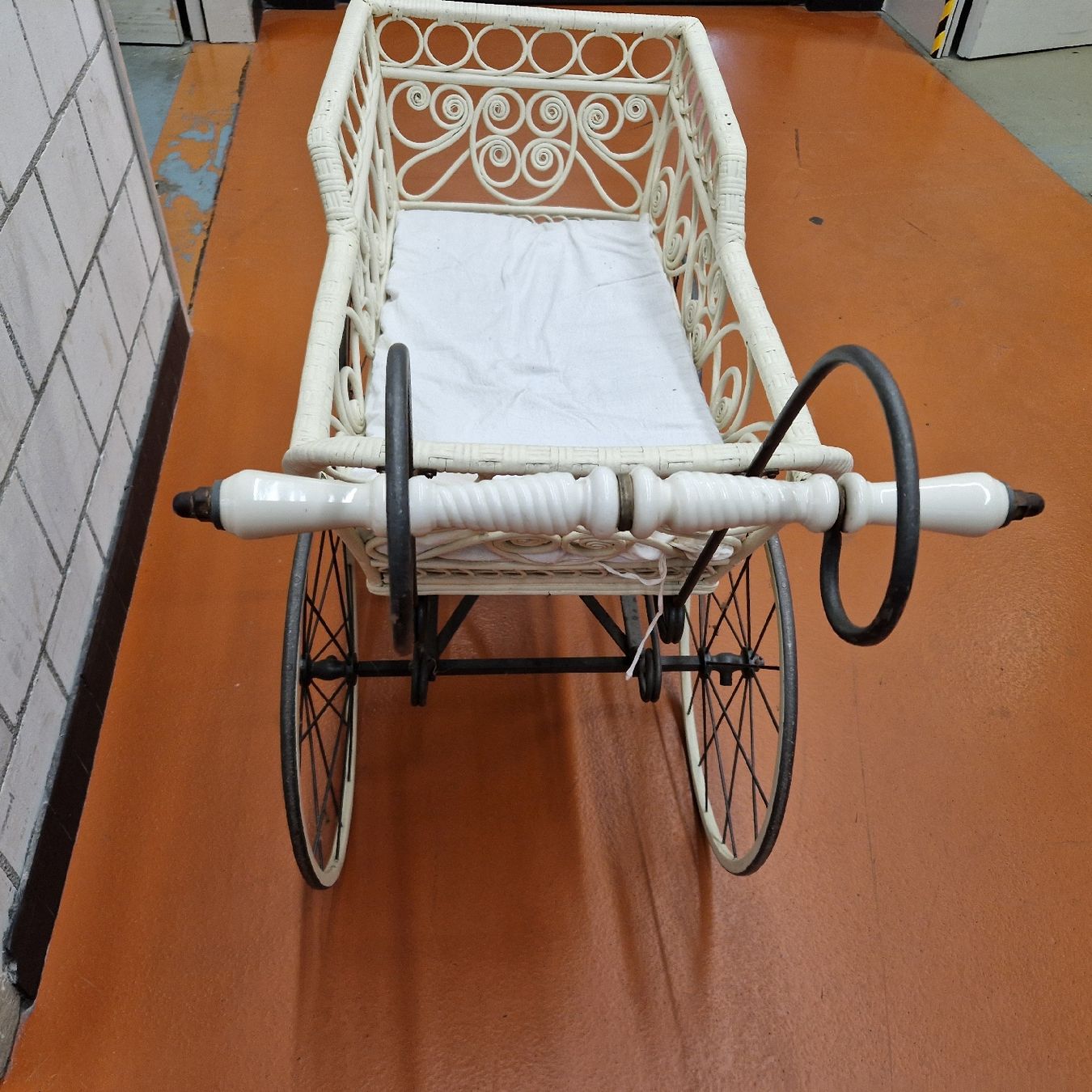 Carrozzine: Vintage Kinderwagen – Usato da Bern venduto da latrouvaillebern 4