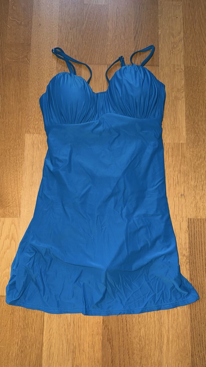 Badekleider & Bikinis: Baderöckli mit Slip, 36 – Gebraucht aus Gümligen von morticiaaddams
