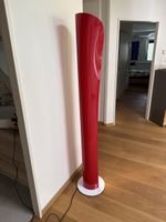 Lampe de salon moderne rouge et blanche - design épuré ✨