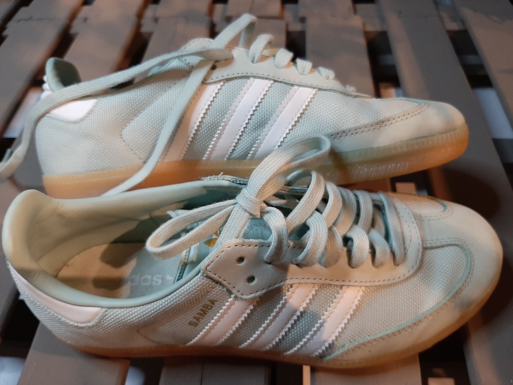 Scarpe da donna: Mint Weiss Adidas Schuhe US 7 – Nuovo (secondo la descrizione) da Bern venduto da Preloved.Nile.4.Sale 9
