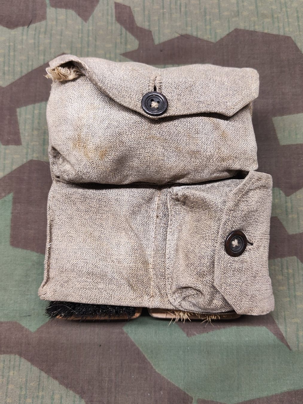 Schweizer Armee Uniformi: Mannsputzzeug Ord. 1914 – Usato da Bauma venduto da SwissMilitaria