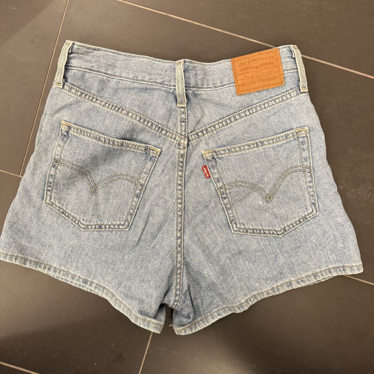 Levi's Jeans: Levis Jeansshorts – Gebraucht aus Oberbüren von s.righetti 1