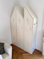 Drei Metallschränke weiss