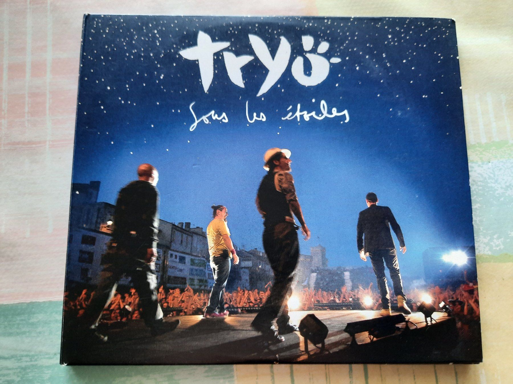 CD: Cd Tryo - Sous les toiles CD + DVD Live – Usato da Pully venduto da bro_n52j
