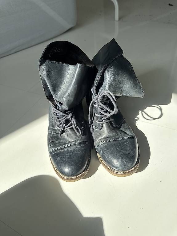 Scarpe da donna: süsse lederstiefel grösse 38 – Usato da Zürich venduto da refg7 1
