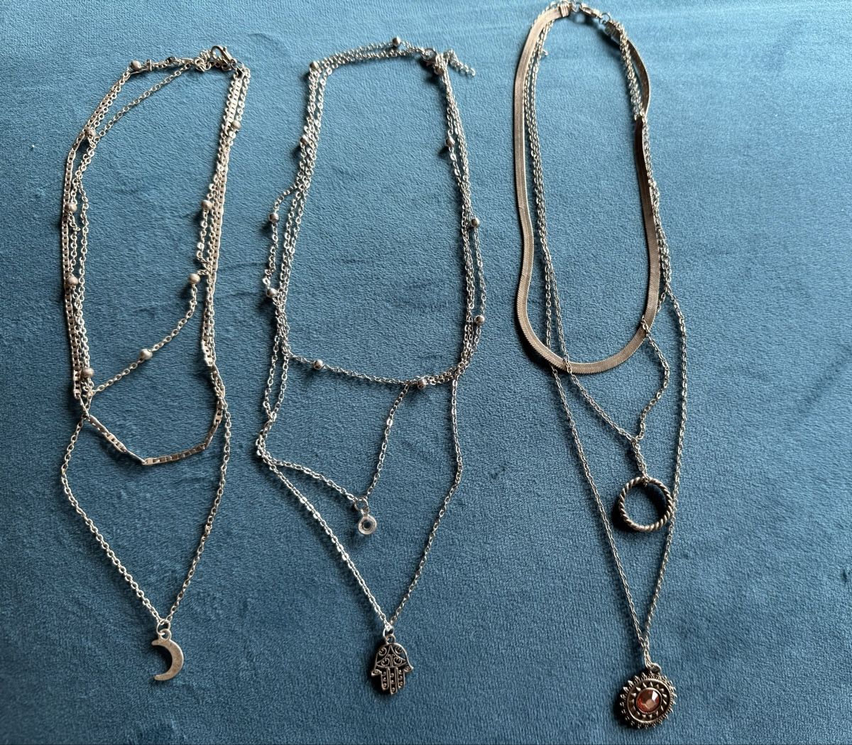 Catenine: 3 layered necklaces – Nuovo (secondo la descrizione) da Zürich venduto da Yuece