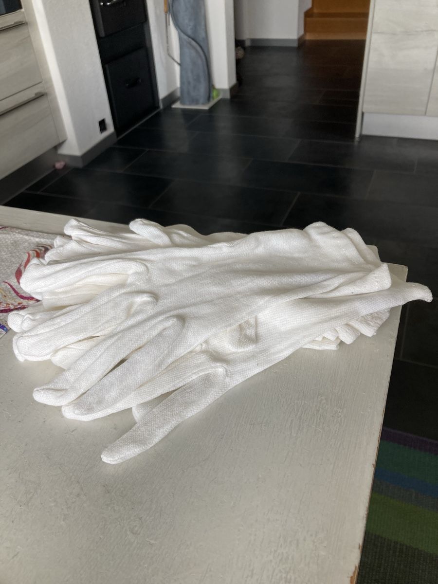Guanti & manicotti: Weisse Baumwollhandschuhe 3 paar in Gr. One size – Nuovo (secondo la descrizione) da Uesslingen venduto da manu-ela41