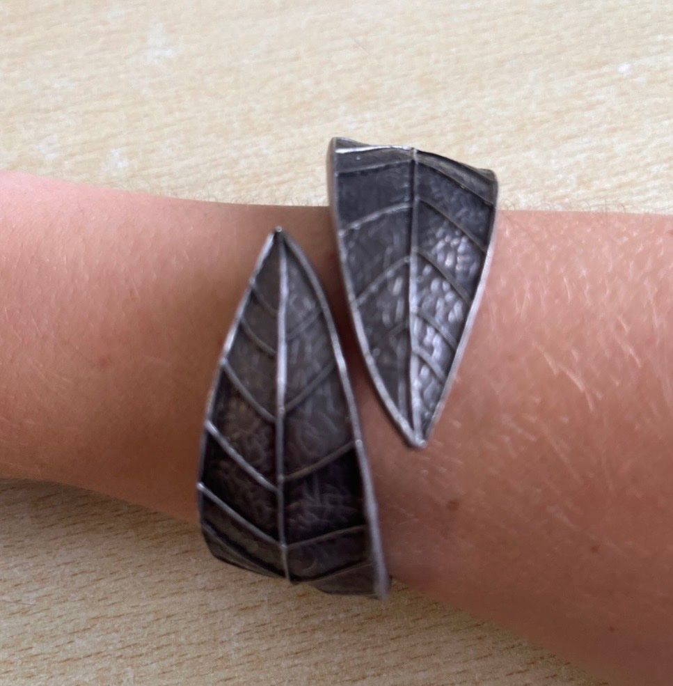 Bracelets: Armreif in Blattform – D'occasion à Zürich par rsprsp 1