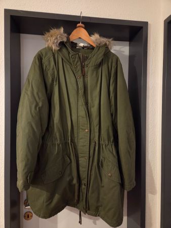 Neuw. Winter-Parka mit Kapuze - oliv - Gr.54