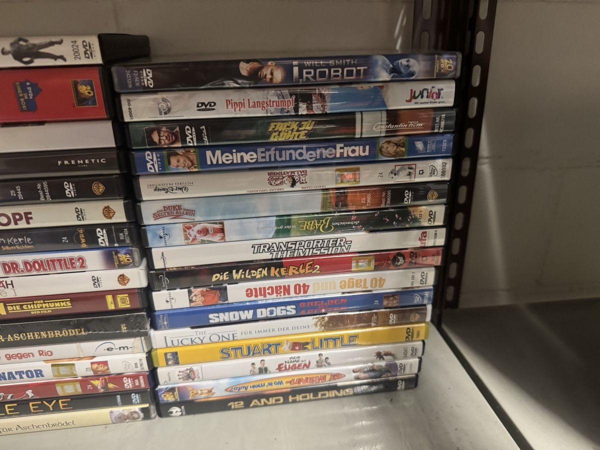 Tutti i DVDs: DVD Sammlung ca. 48 Stk. CD“s – Usato da Leuggern venduto da Darwin016 3