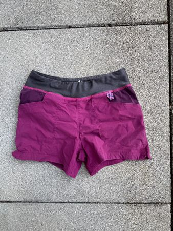 2 Shorts Décathlon taille 8-9 ans