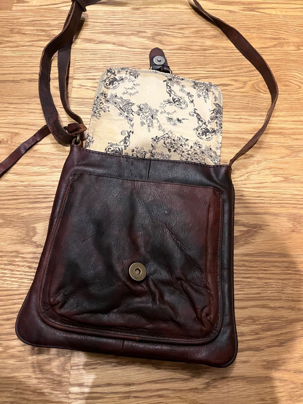 Sacs: Neue kleine Ledertasche – Neuf avec emballage d'origine à Zürich par car_cr6w 2