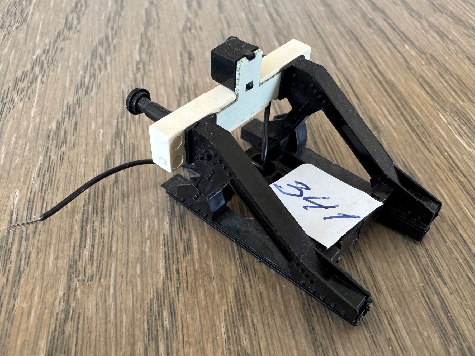 Märklin Modellini di ferrovie: K-Gleis-Prellbock 7389; mit beleuchtetem Sperrsignal – Usato da St. Moritz venduto da Manu7500 1