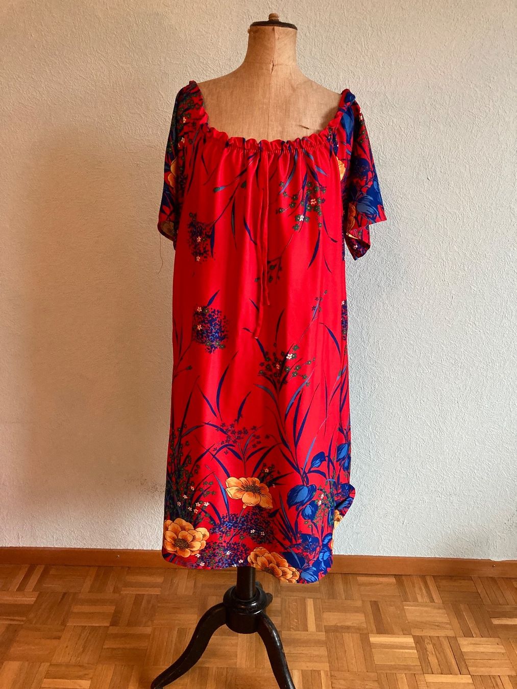 Vestiti: Robe rouge fleurie t 44 – Usato da Genève venduto da ct_fqr8