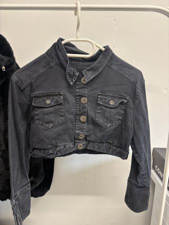 Giacca corta in denim colore nero come nuova