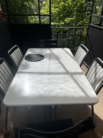 Bigla Tisch weiß und vier Stühle
