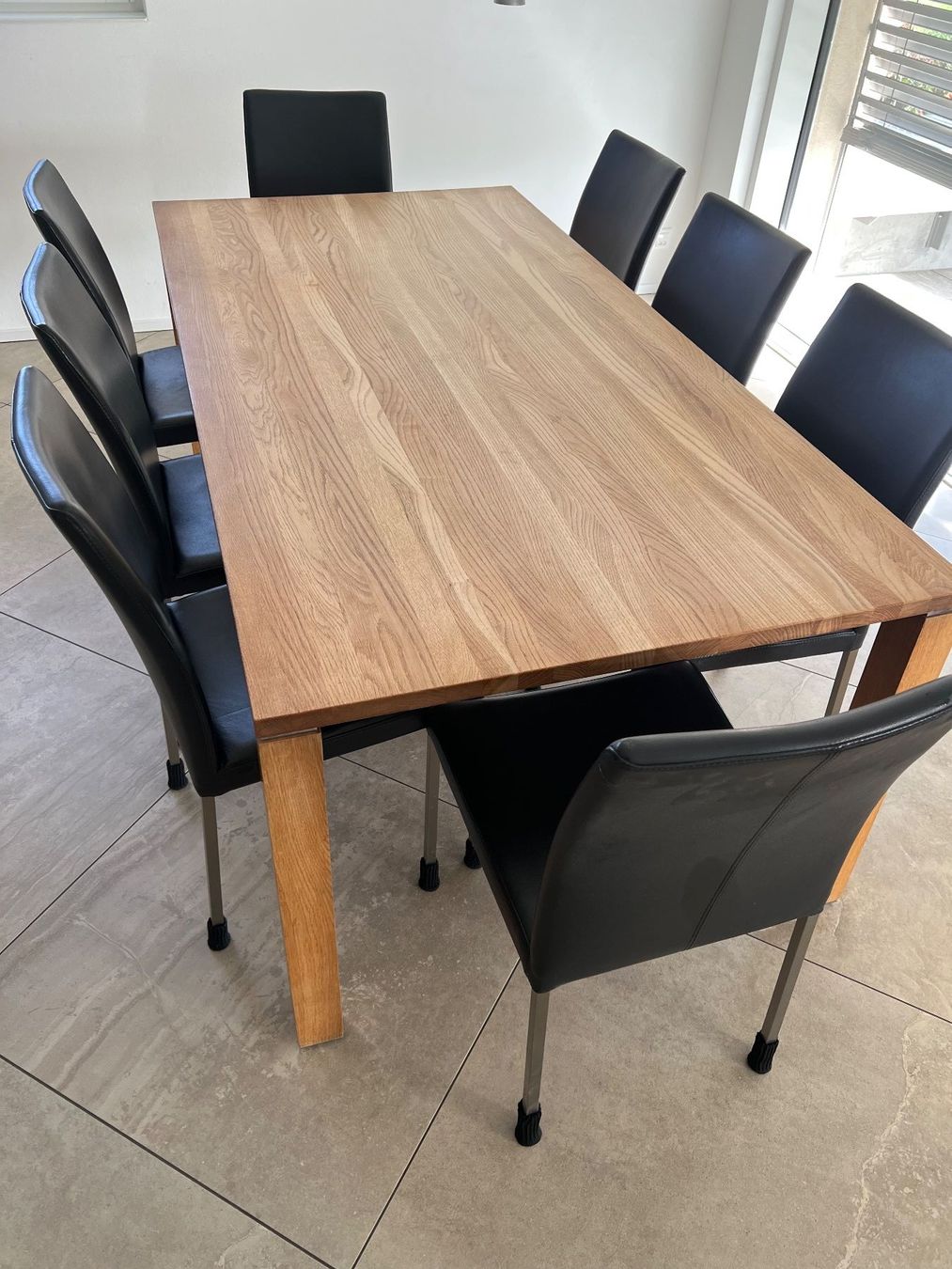 Tables: Esstisch aus massivem Eichenholz mit 8 Stühlen – D'occasion à Uettligen par Murijuli 4