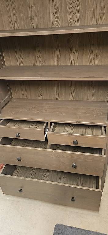 Étagères: Regal/Schrank zu verschenken – D'occasion à Fehraltorf par K.Schilling 1