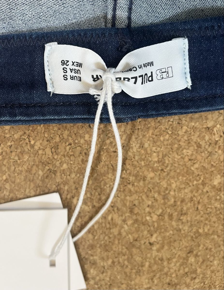Pull&Bear Jeans: Pull&Bear Capri Jeans Gr. 34 (26) dunkelblau neu – Nuovo (secondo la descrizione) da Zuchwil venduto da MLV92 3