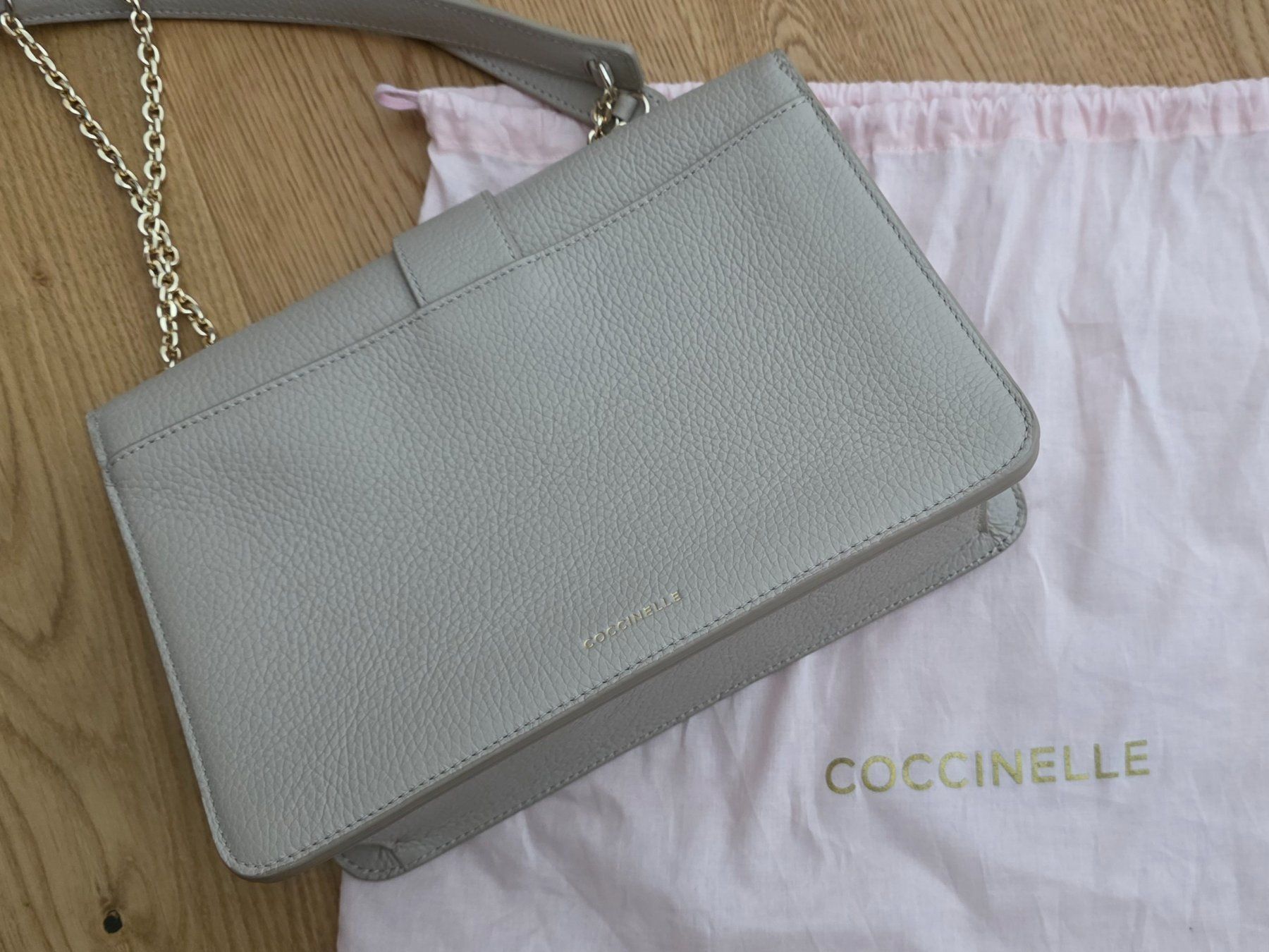 Coccinelle Taschen für Damen: Handtasche Coccinelle beige – Gebraucht aus Stansstad von Sommer931 4