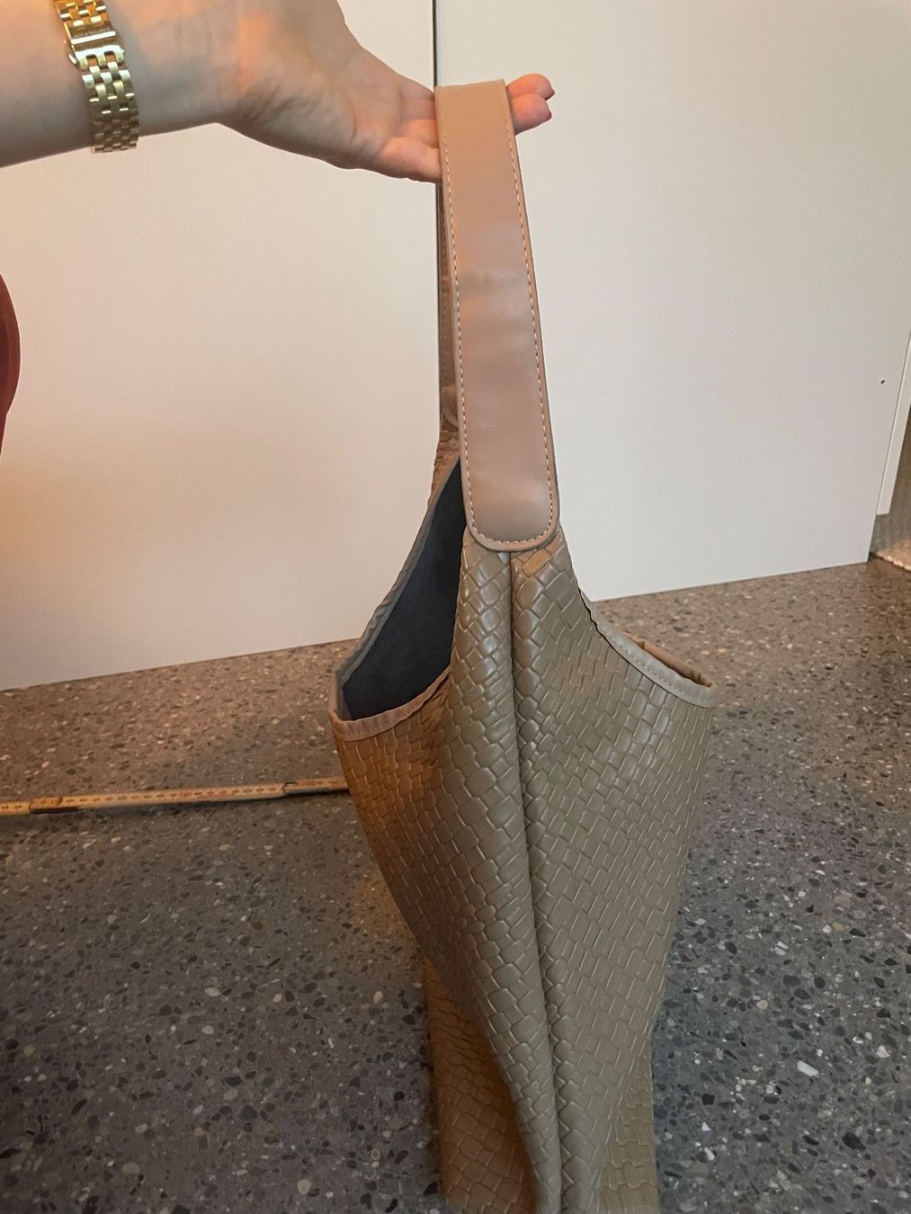 Taschen: Trendige Handtasche  Beige, – Neu (gemäss Beschreibung) aus Kriens von sch_z5rh 2