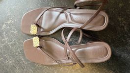 Braune Sandalen mit Absatz, Gr. 40