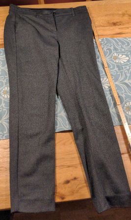 Schicke, warme Stoffhose Gr. 42 Grau