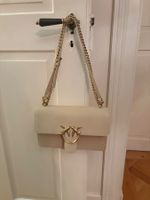 Pinko Handtasche beige mit goldfarbener Kette Leder
