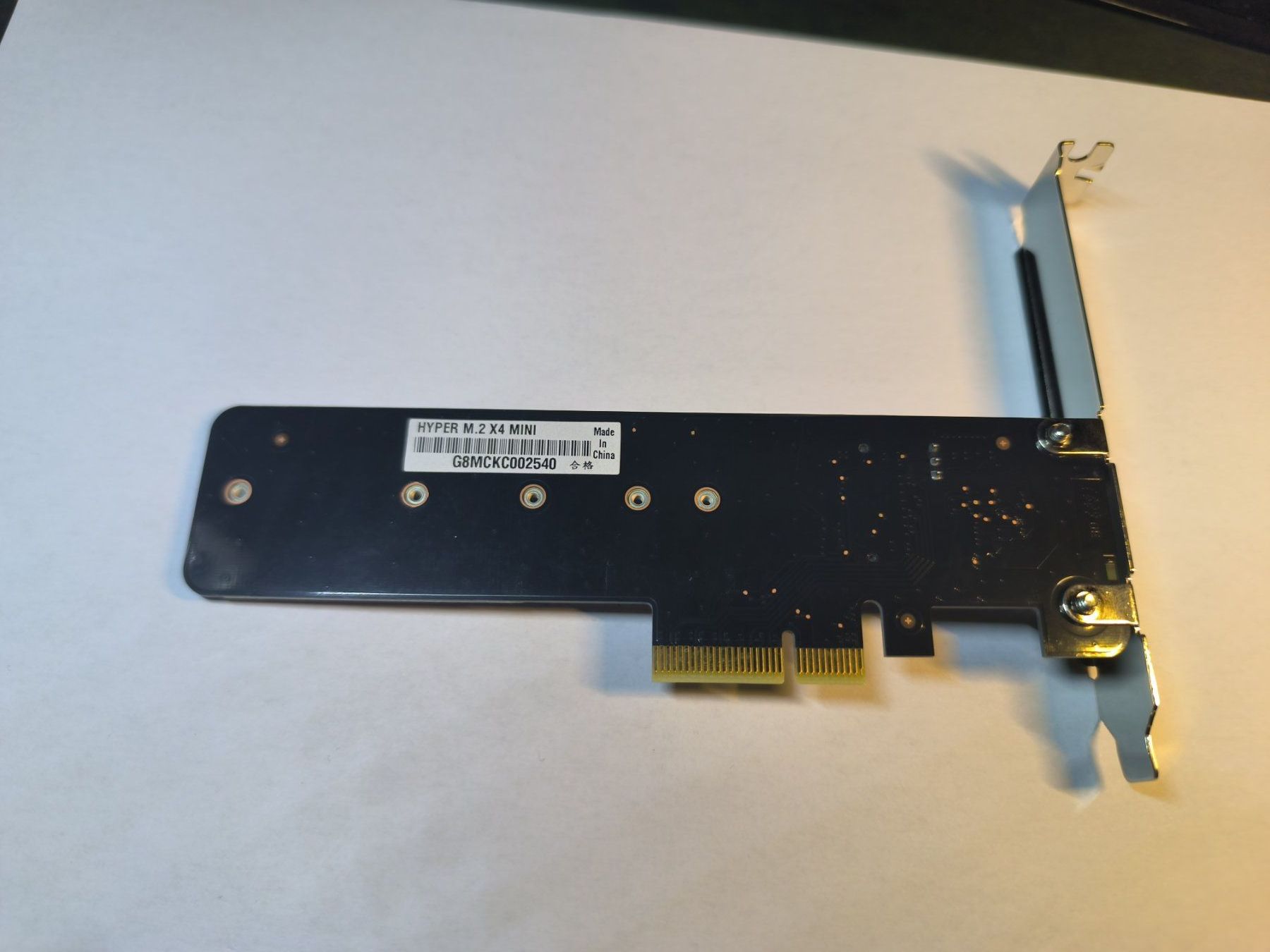 PC: ASUS Hyper M.2 X4 PCI-E Mini Adapter Karte – Nuovo (secondo la descrizione) da Wangen b. Olten venduto da Tools_and_more 1