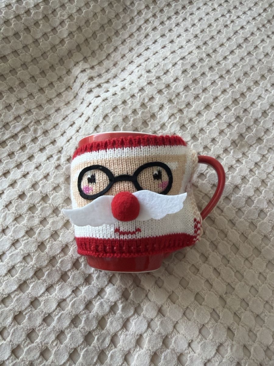 Tasses: Becher mit Weihnachtsmann- Strickhülle  – D'occasion à Endingen par BuffyCreamy