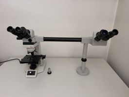 Leica ATC 2000 Mikroskop mit Doppelokular-Aufbau + Objektiv