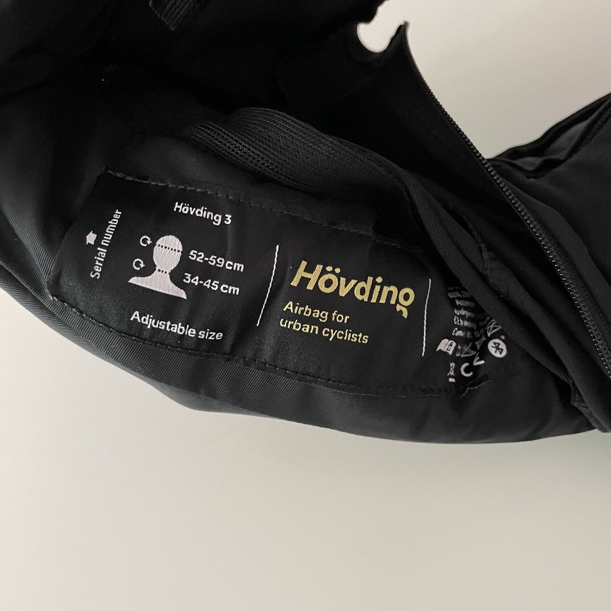 Caschi: Hövding 3 Velohelm Airbag – Usato da Biel/Bienne venduto da juliebazzini 2