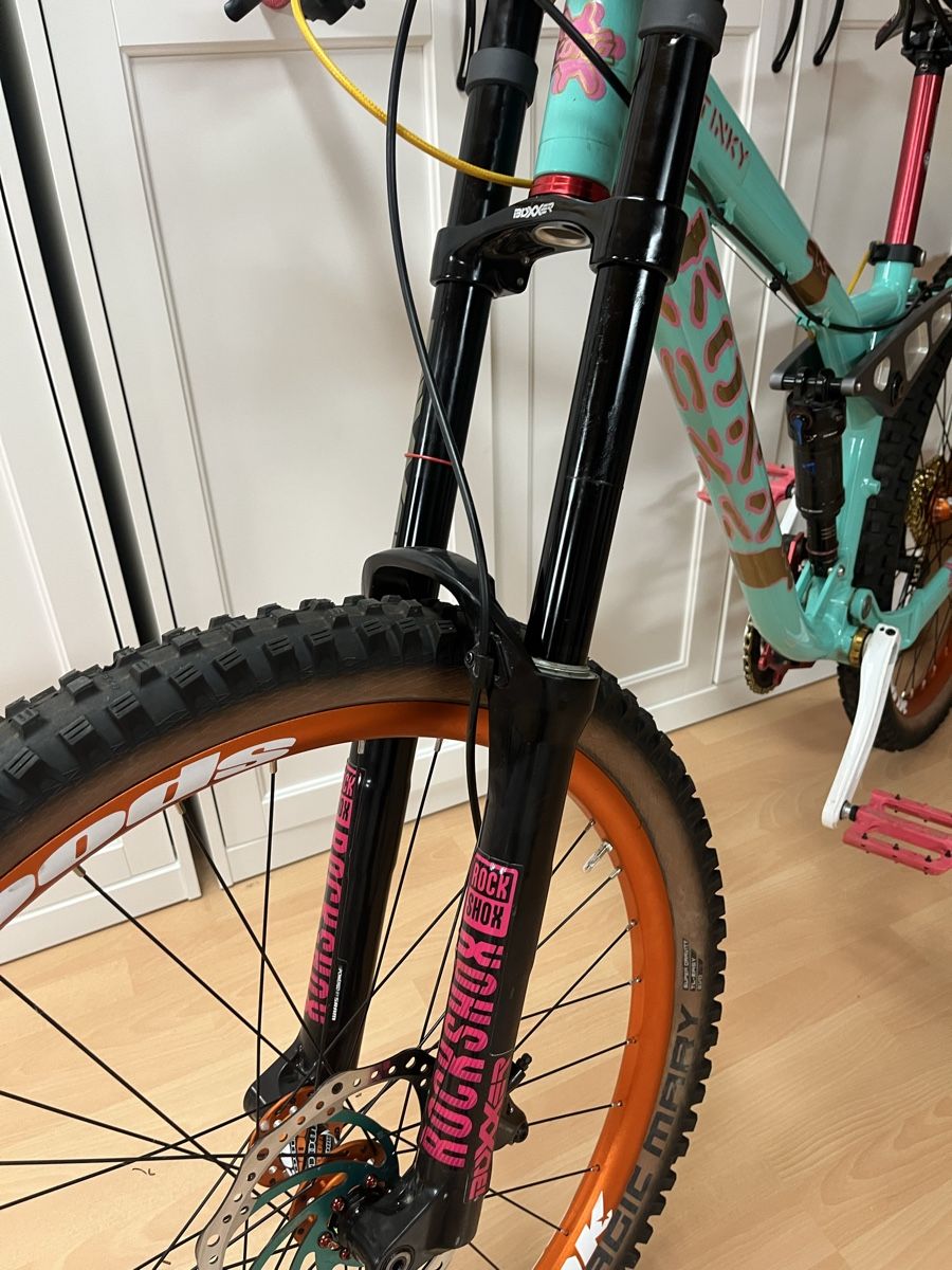 Kona Biciclette: Kona Stinky custom 27.5 – Usato da Essert FR venduto da BendaDaniel 9