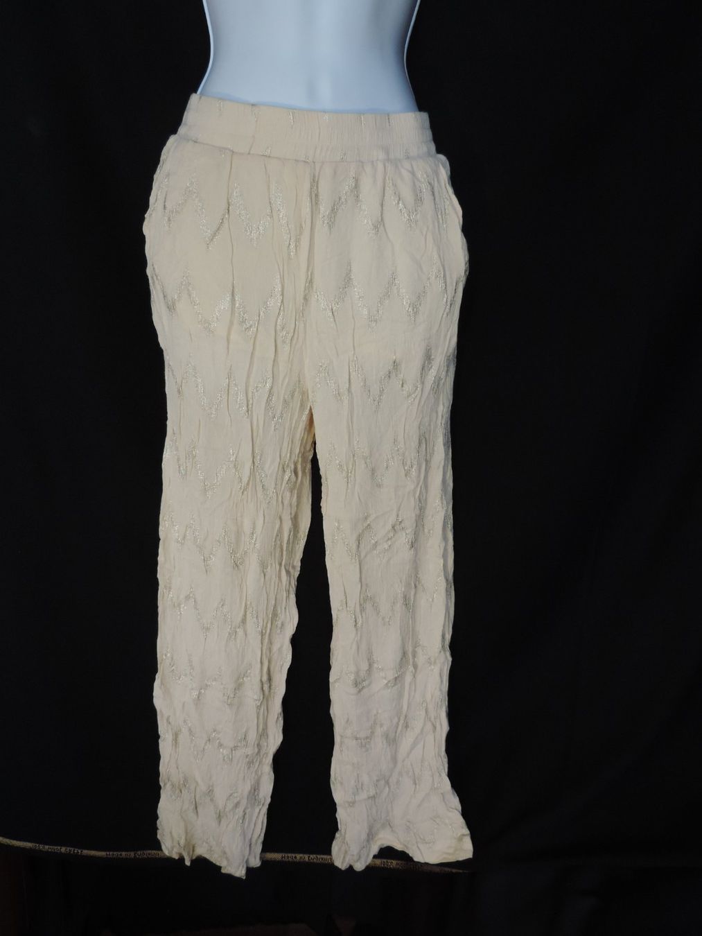Pantaloni: pantalon souple beige doré – Usato da Genève venduto da Axelle333 4