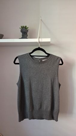 Minimalistisches Stricktop mit Kaschmiranteil – Grau Melange