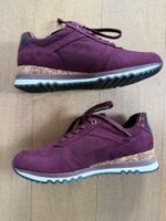 MARCO TOZZI: Bordeauxrote Sneaker mit Reissverschluss