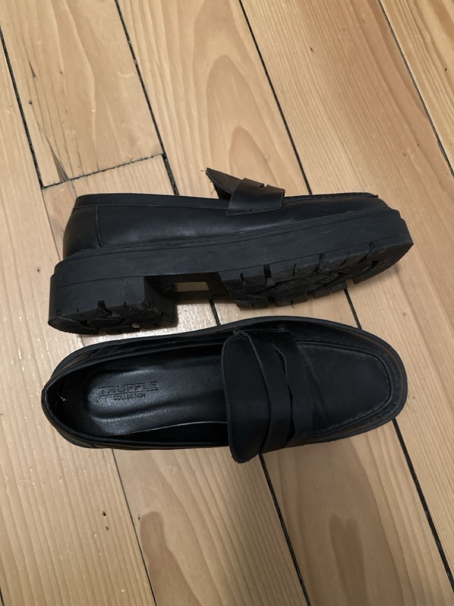 Chaussures femmes: Damen Loafer schwarz Grösse 38.5 – D'occasion à Schaffhausen par NellyE 4