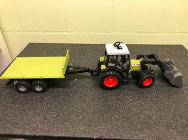 Traktor mit Anhänger 